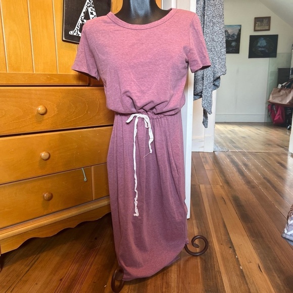 Mauve t shirt dress. - Picture 2 of 5